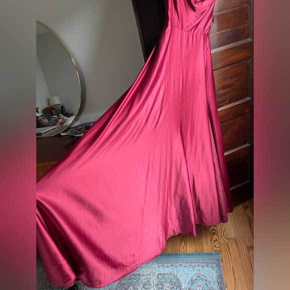 B. Darlin Gown in Color Wine- Size 15/16 - Picture 7 of 9